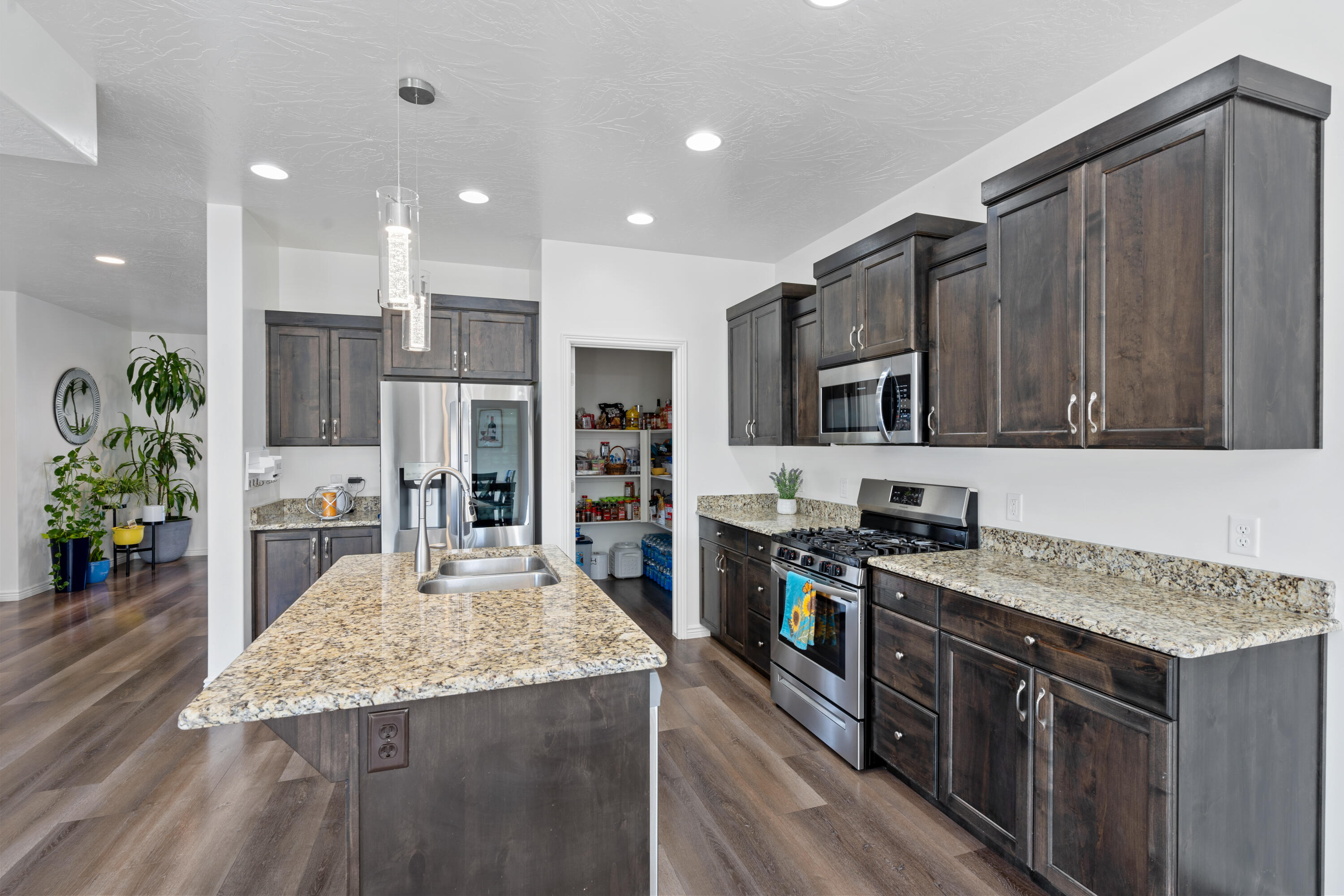 SAGE CANYON - Residential