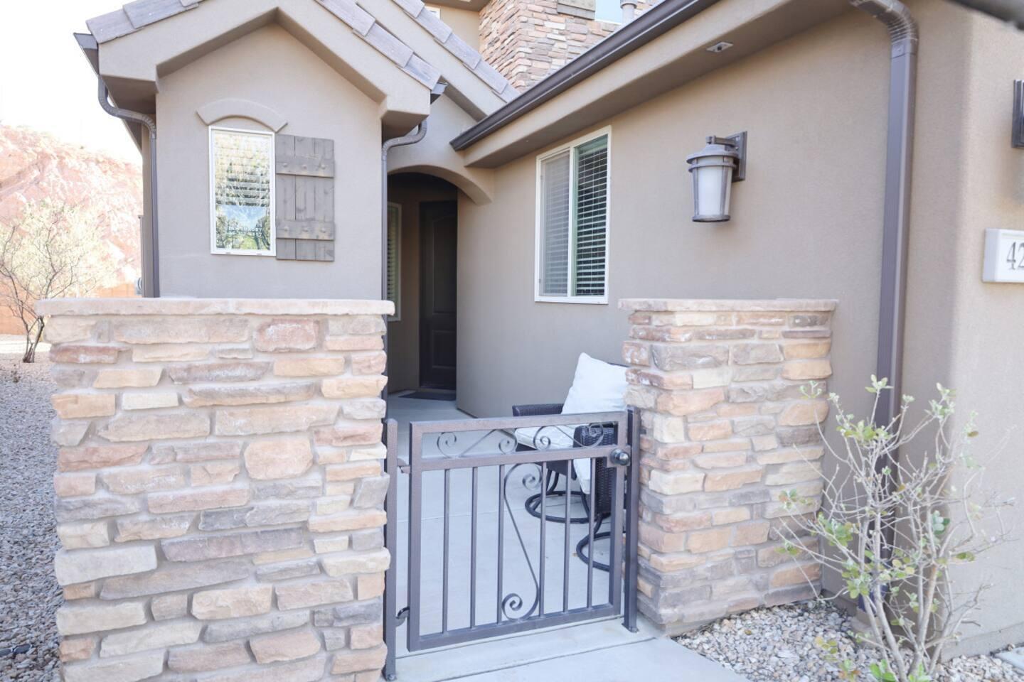 CORAL RIDGE TOWNHOMES - Residential