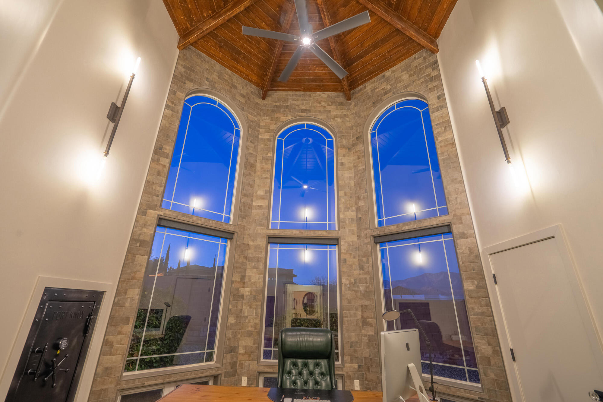 LION'S HEAD HILLTOP ESTATES AT GREEN SPRINGS - Residential