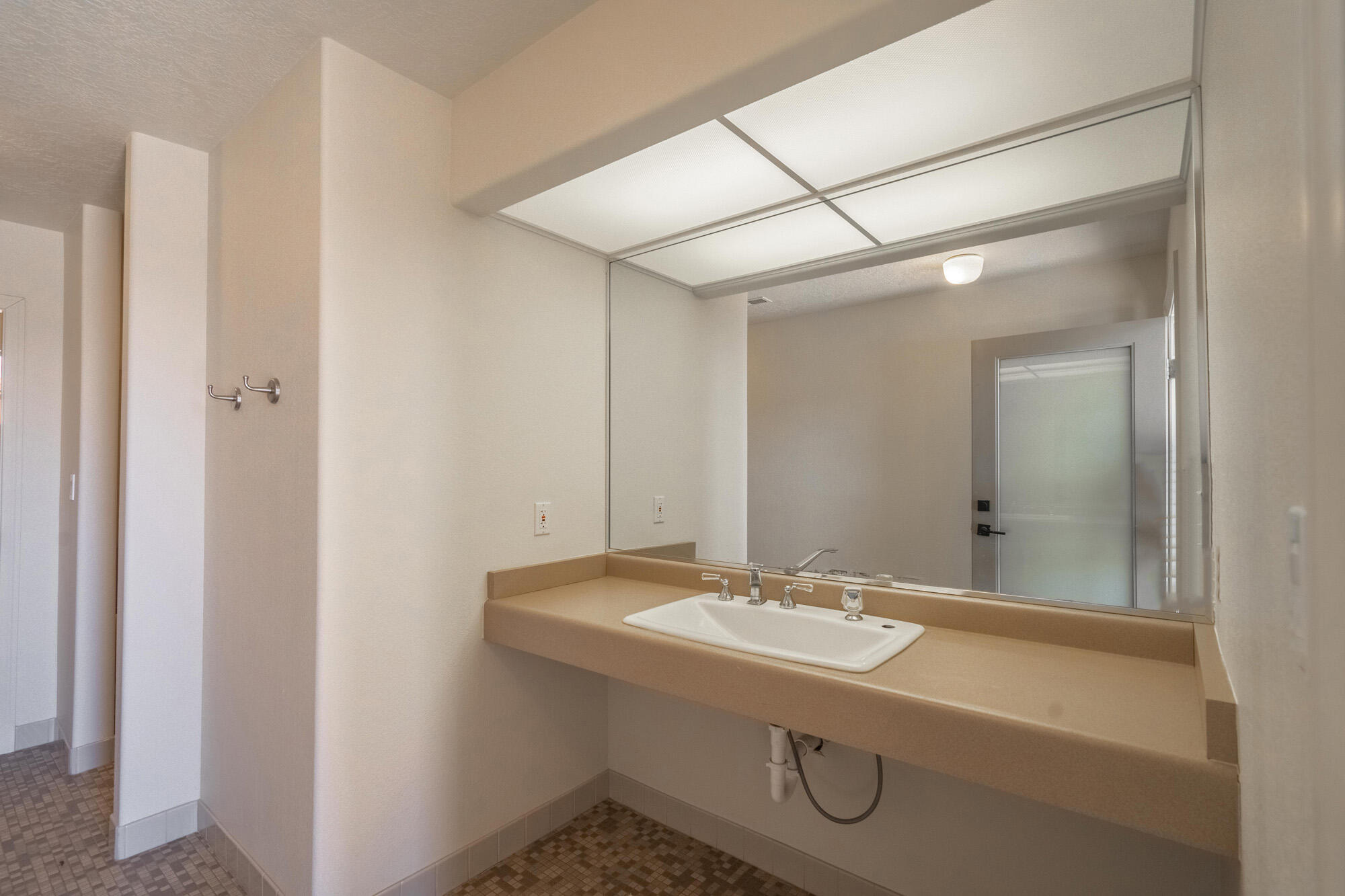 LION'S HEAD HILLTOP ESTATES AT GREEN SPRINGS - Residential