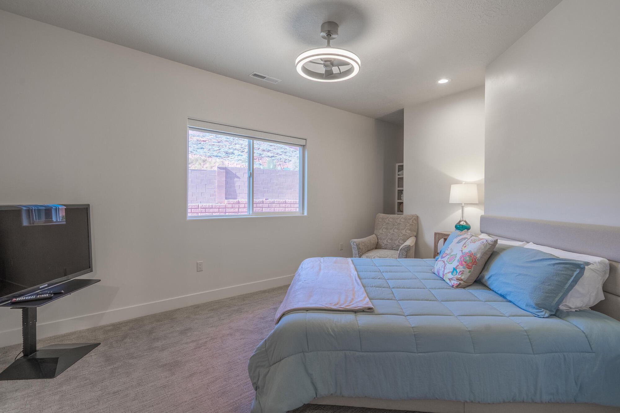 LION'S HEAD HILLTOP ESTATES AT GREEN SPRINGS - Residential