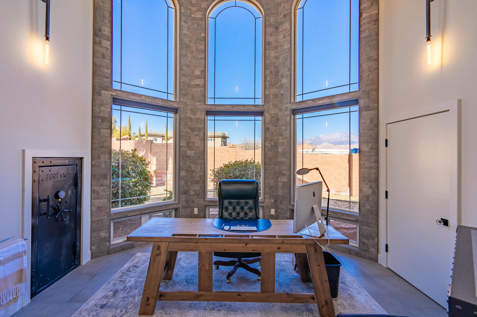 LION'S HEAD HILLTOP ESTATES AT GREEN SPRINGS - Residential