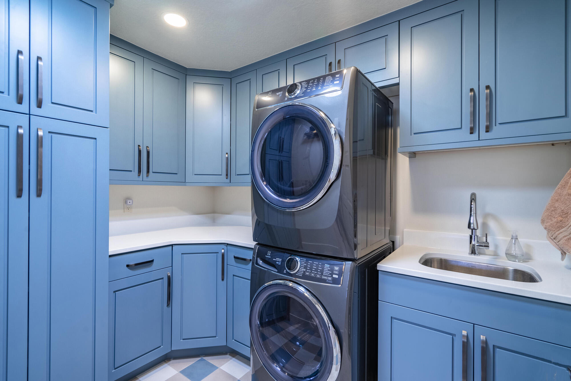 LION'S HEAD HILLTOP ESTATES AT GREEN SPRINGS - Residential