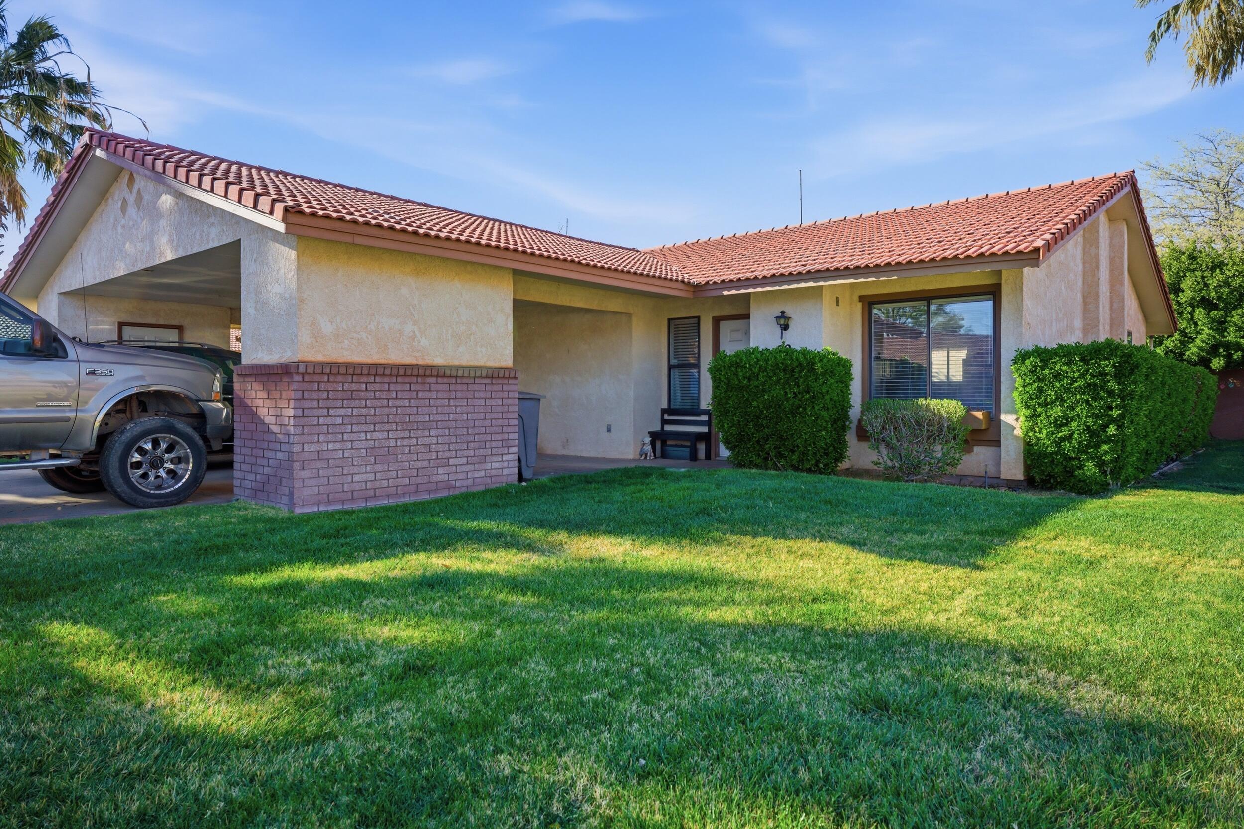SPANISH PALMS TOWNHOMES - Residential