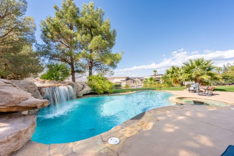 Tiny photo for 1536 S Cliff Point CIR, Saint George, UT 84790 (MLS # 26-277033)
