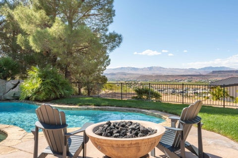 Tiny photo for 1536 S Cliff Point CIR, Saint George, UT 84790 (MLS # 26-277033)