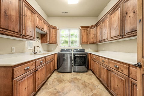 Tiny photo for 1536 S Cliff Point CIR, Saint George, UT 84790 (MLS # 26-277033)