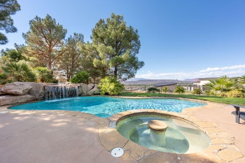 Tiny photo for 1536 S Cliff Point CIR, Saint George, UT 84790 (MLS # 26-277033)