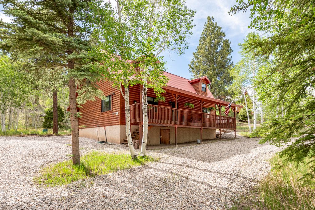 Photo of 475 N Monika DR, Panguitch, UT 84759 (MLS # 26-273189)