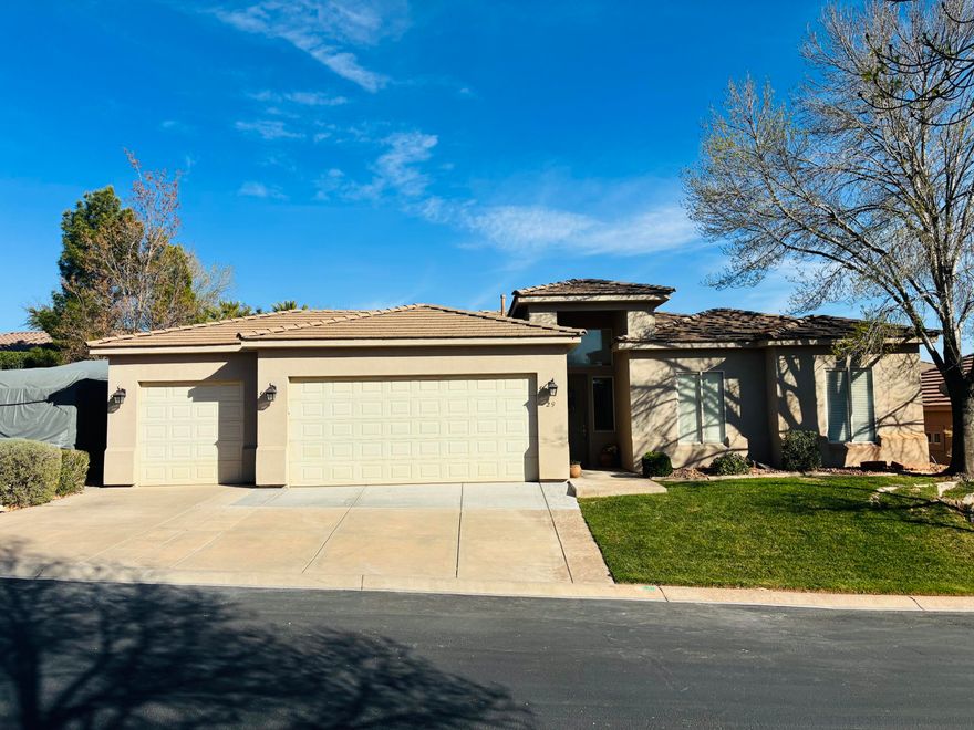 Well-maintained property that has been primarily used as a second home. The residence features an open kitchen floor plan with updated LVP flooring, new carpet, and tall ceilings throughout. The primary bedroom includes a walk-in closet and a separate entrance leading to a private back patio. Additional highlights include a large 805 sq ft, three-car garage with extra ceiling storage and dedicated RV parking.
The home is situated in an excellent location close to schools, shopping, and biking/walking trails. Residents also enjoy access to a community pool, hot tub and pickle ball courts! Home is on Dixie power! All information is deemed accurate, buyer and buyers agent are responsible to verify all information to buyers satisfaction.