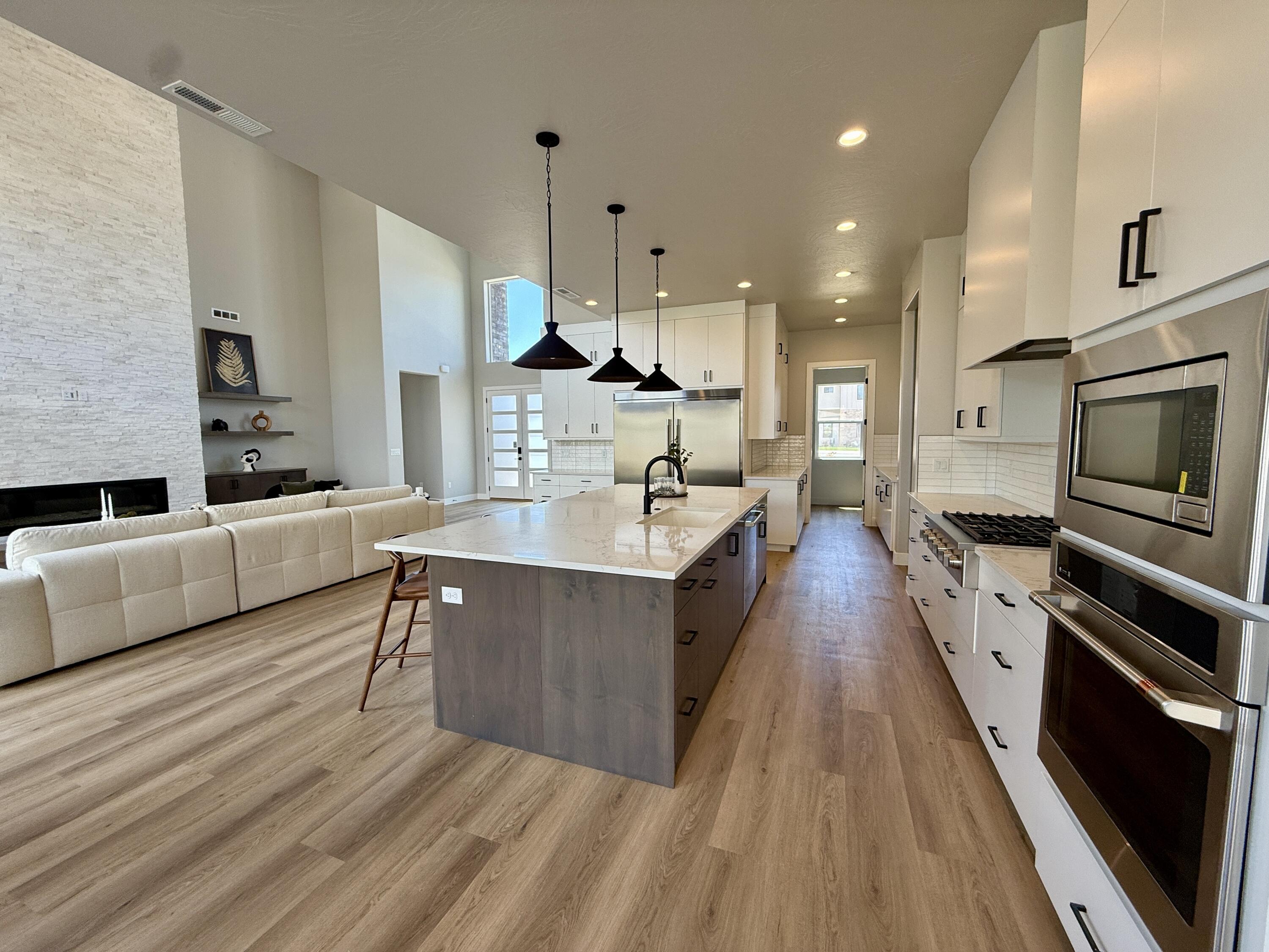 FRANKLIN FIELDS - Residential