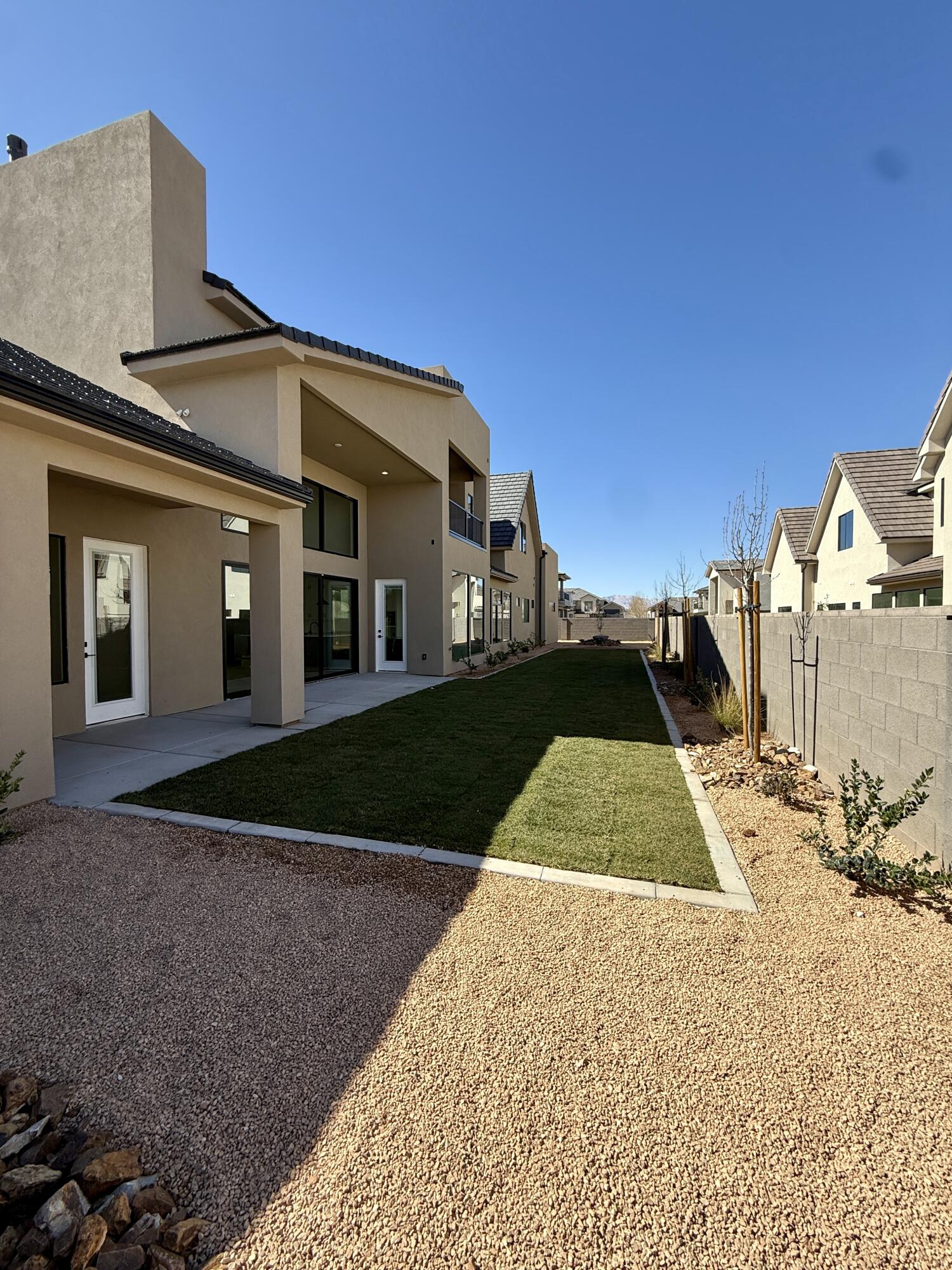 FRANKLIN FIELDS - Residential