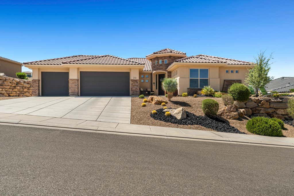 Photo of 212 S Misurina DR, Saint George, UT 84770 (MLS # 26-273248)