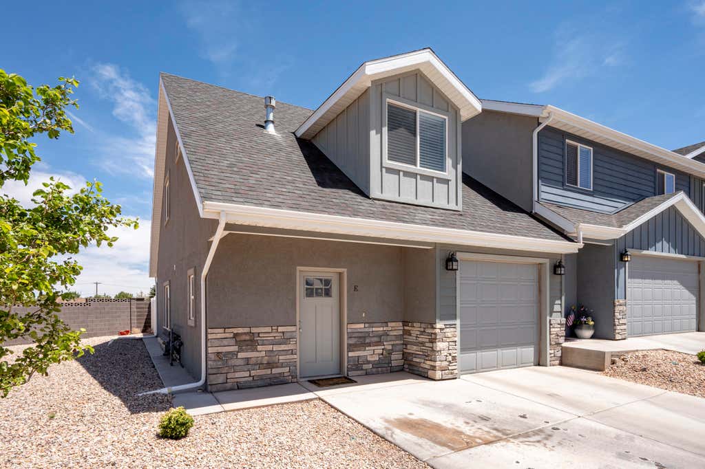 Photo of 1510 W Topaz DR #E, Cedar City, UT 84720 (MLS # 26-273224)