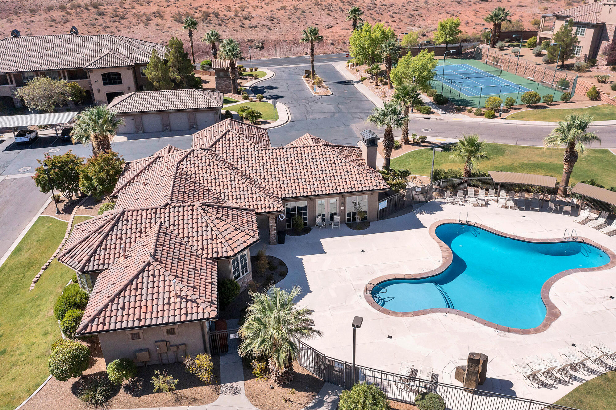 PELICAN HILLS CONDOMINIUMS - Residential