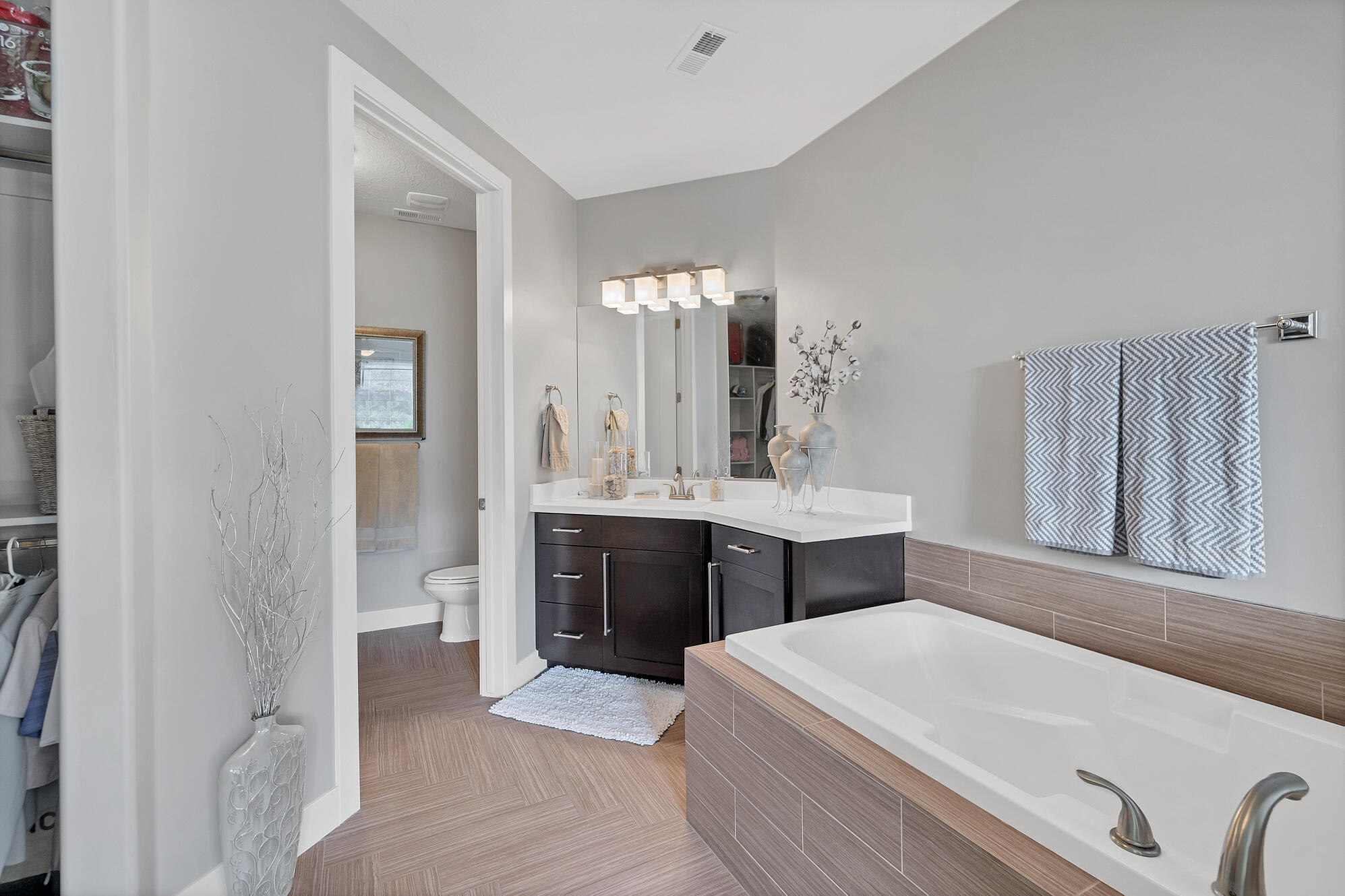 PELICAN HILLS CONDOMINIUMS - Residential