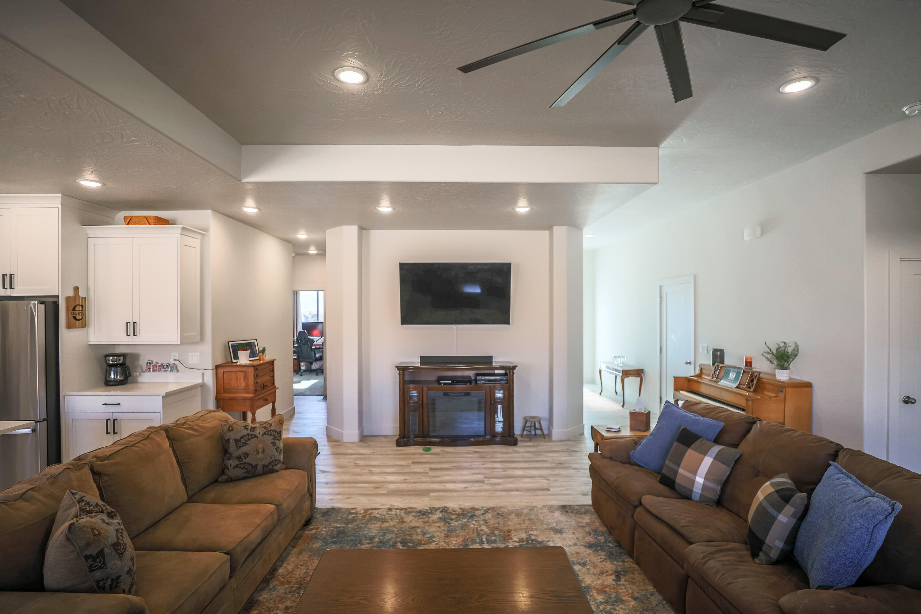 PAINTED SANDS - Residential