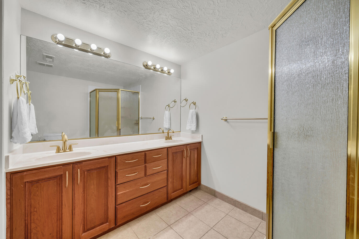 BOULDERS - Residential