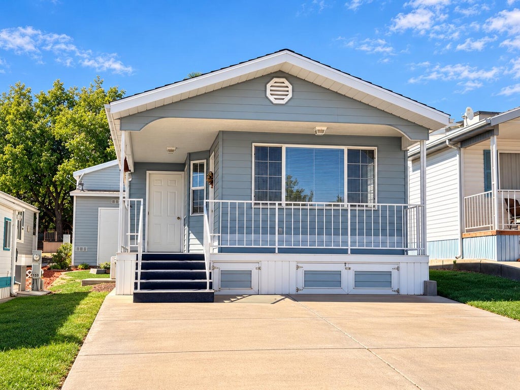 Photo of 1150 W Red Hills Parkway #160, Washington, UT 84780 (MLS # 26-277051)