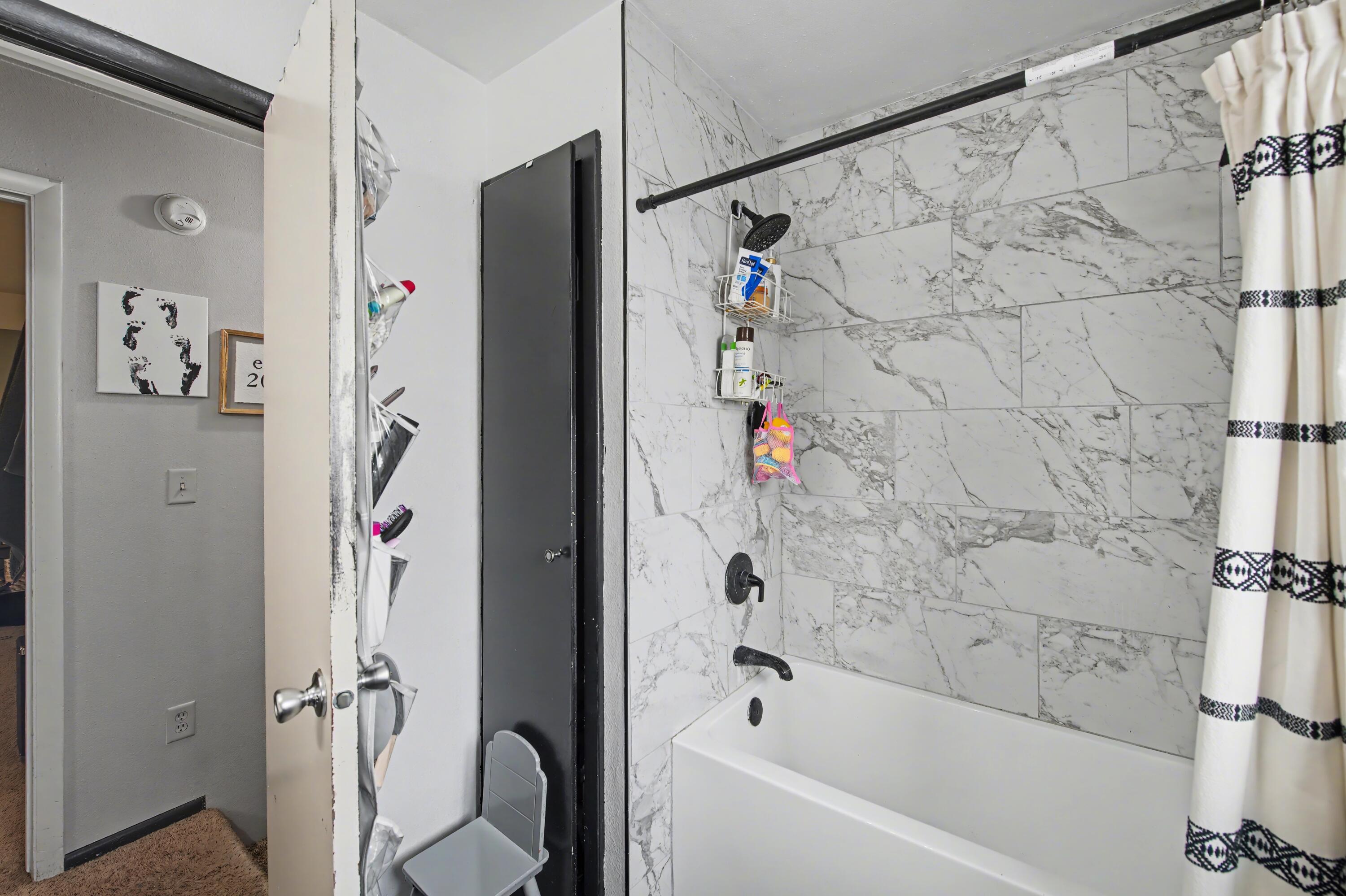 CANYON VIEW CONDOS - Residential