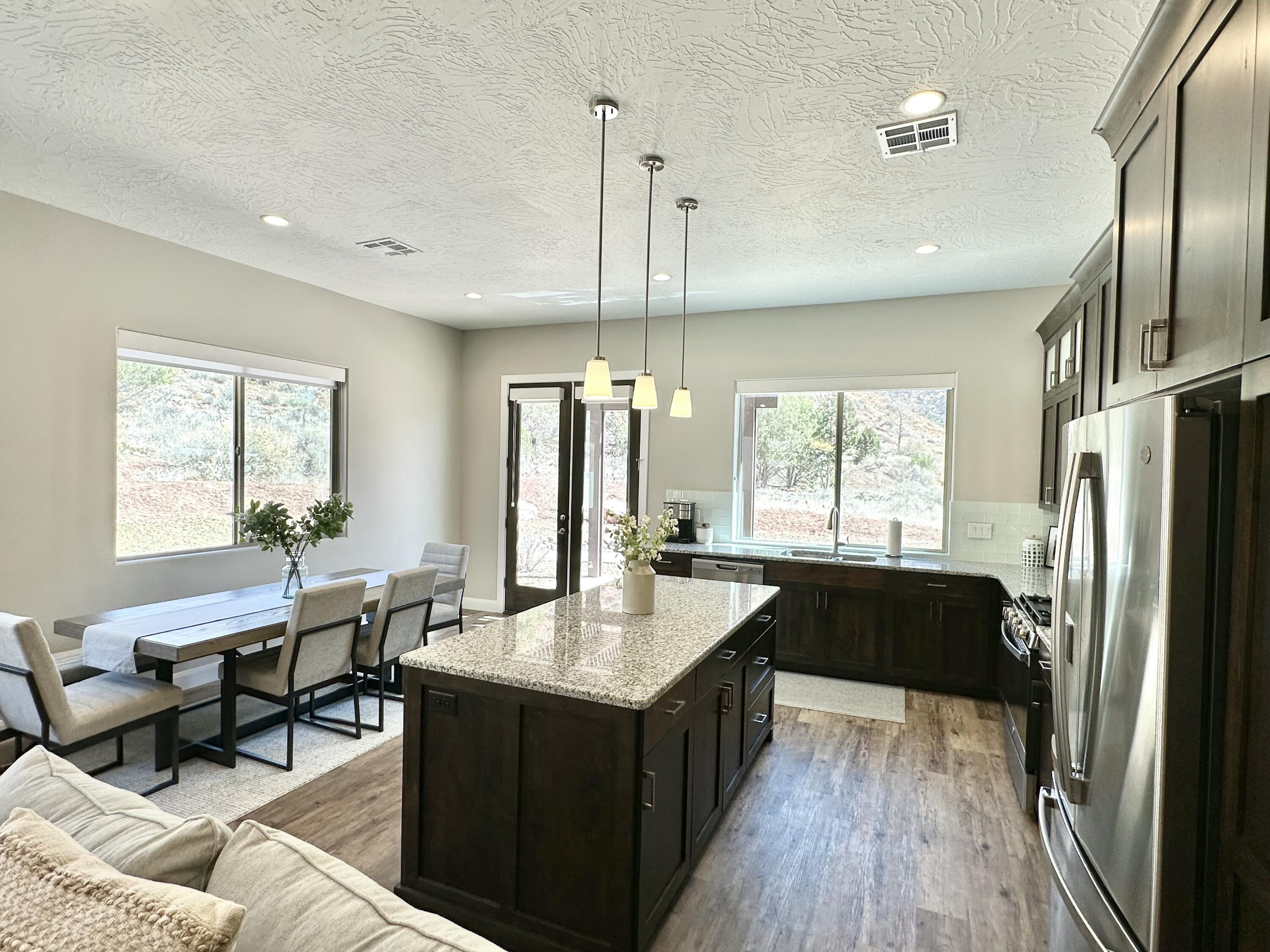 MOENAVE CONDO - Residential