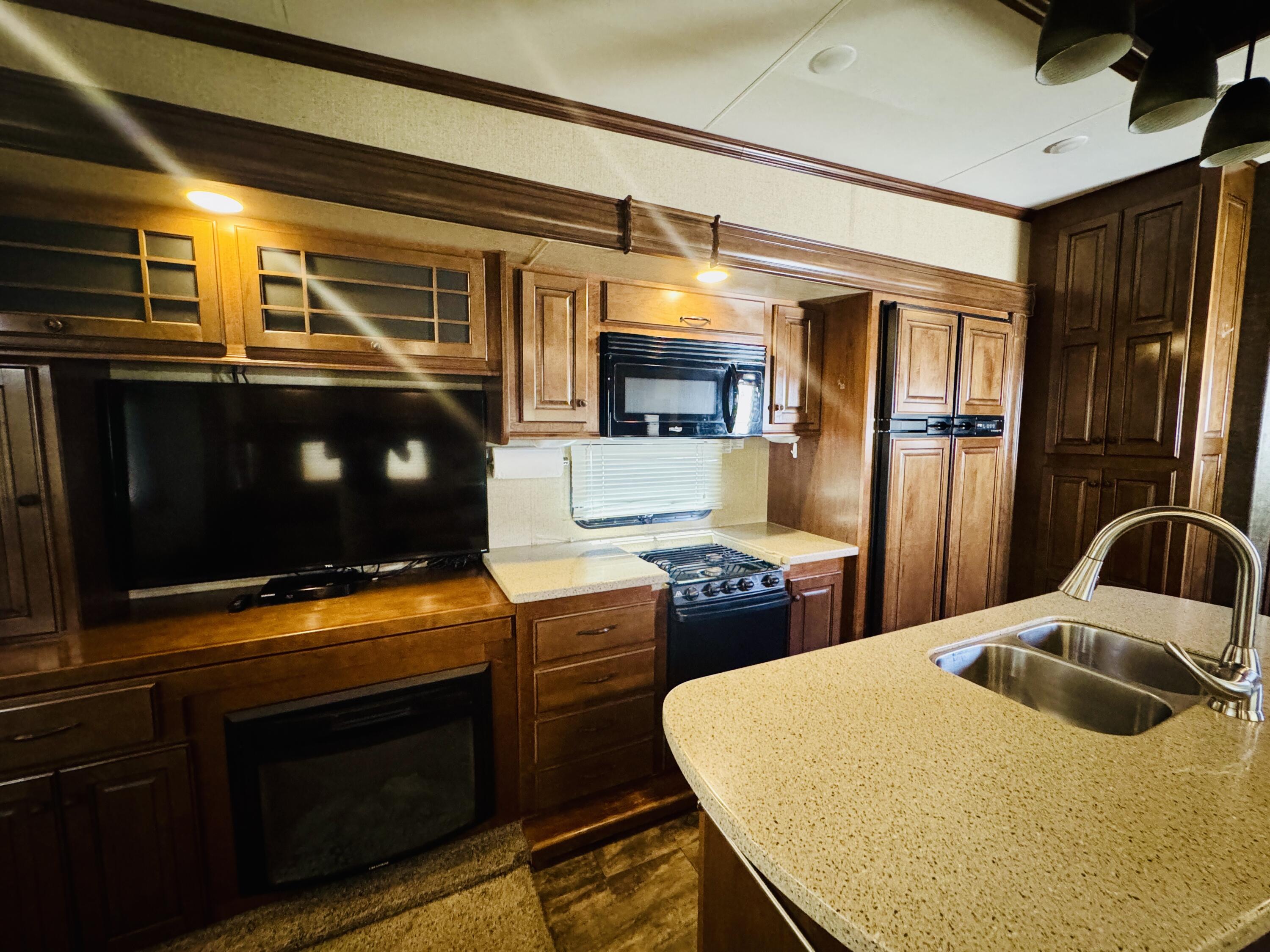 WORLDWIDE SUN RESORT - Land