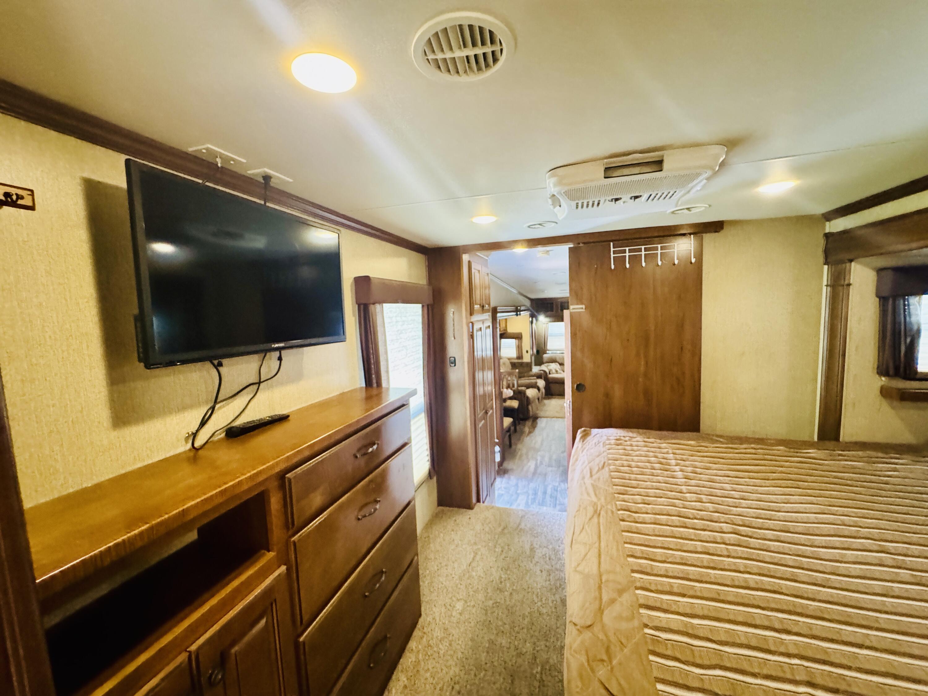 WORLDWIDE SUN RESORT - Land