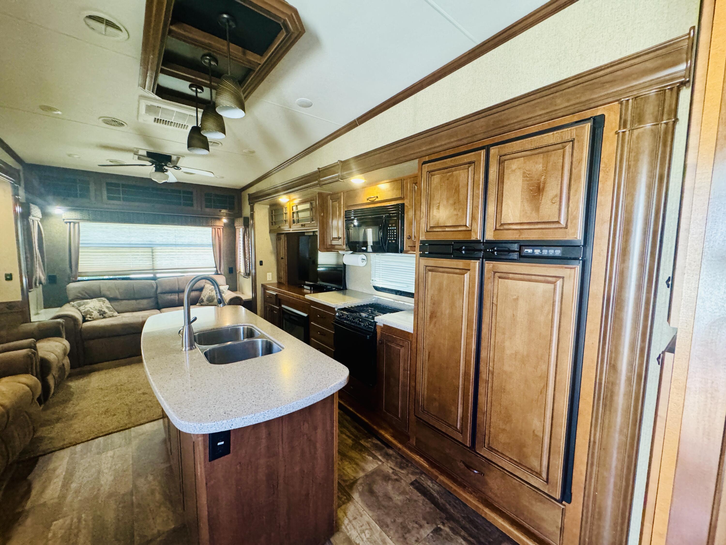 WORLDWIDE SUN RESORT - Land