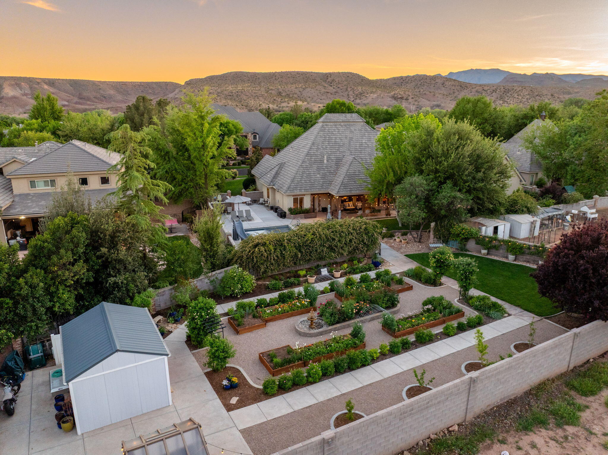 COTTONWOOD CREEK - Residential