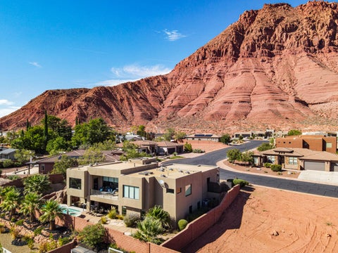 Tiny photo for 254 E 350 N, Ivins, UT 84738 (MLS # 26-276701)