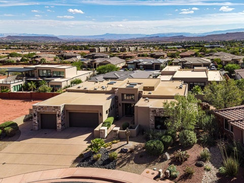 Tiny photo for 254 E 350 N, Ivins, UT 84738 (MLS # 26-276701)