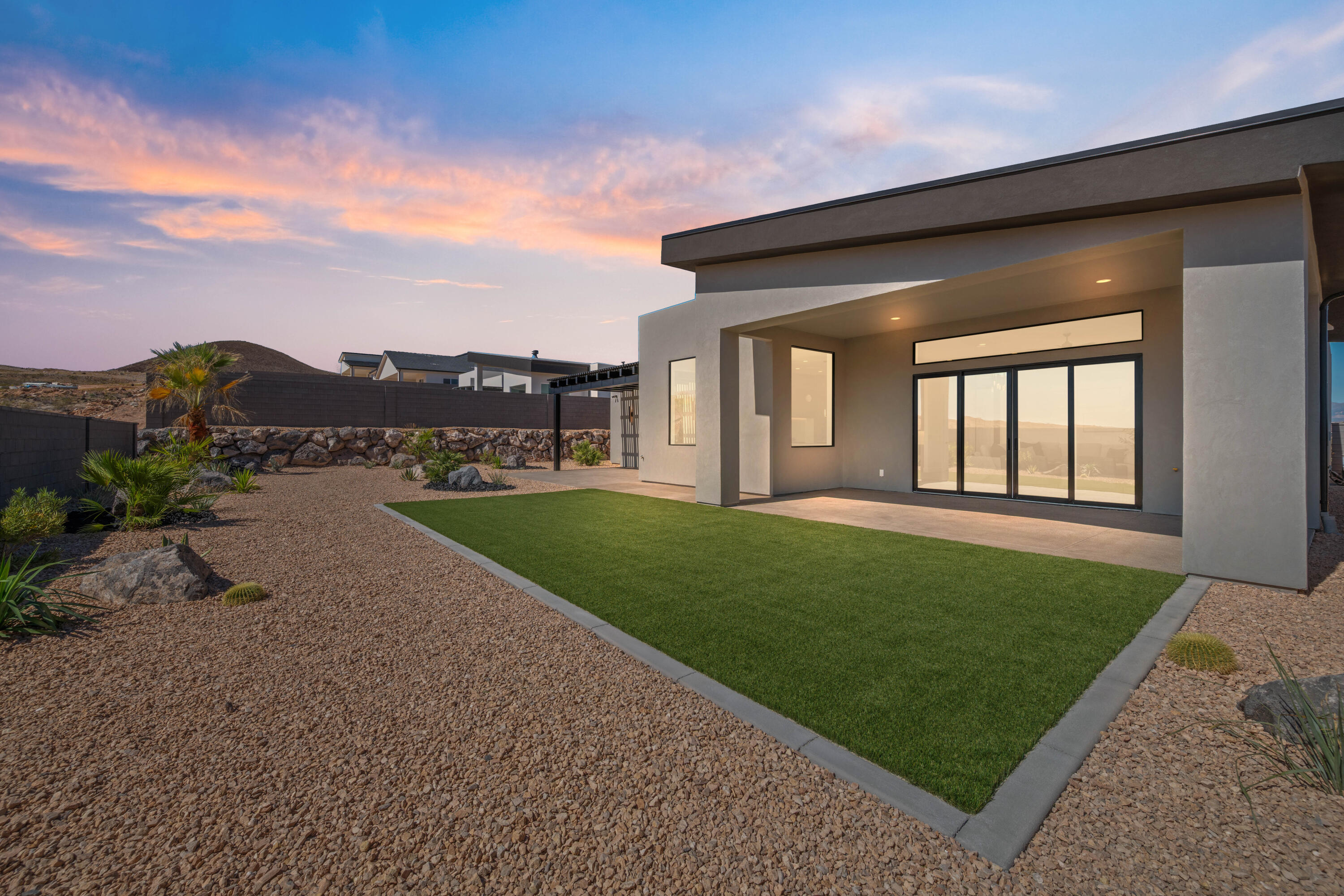 SCENIC POINTE - Residential