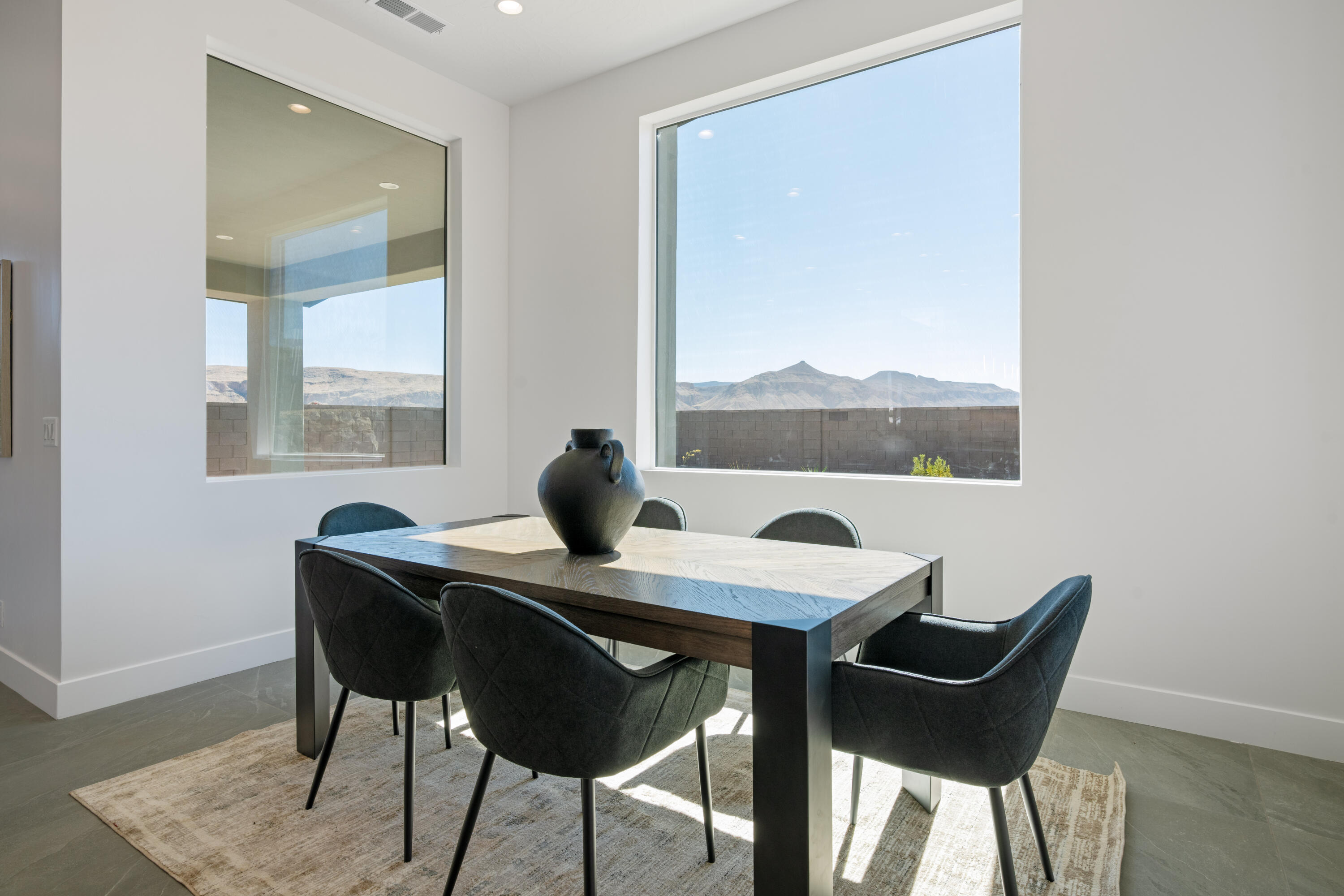 SCENIC POINTE - Residential