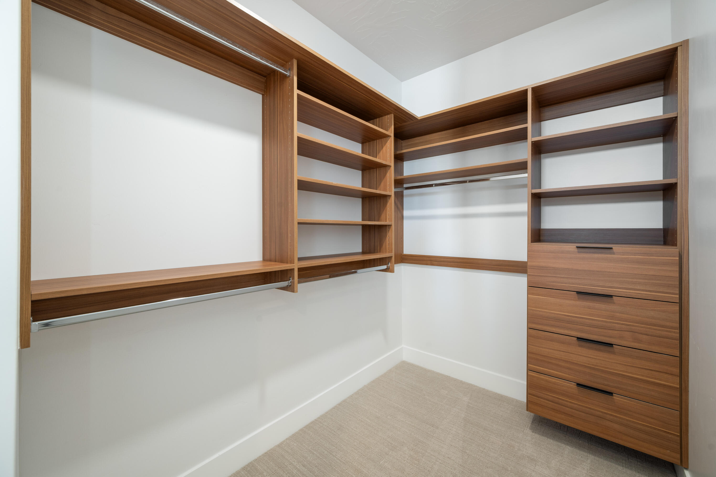 SCENIC POINTE - Residential