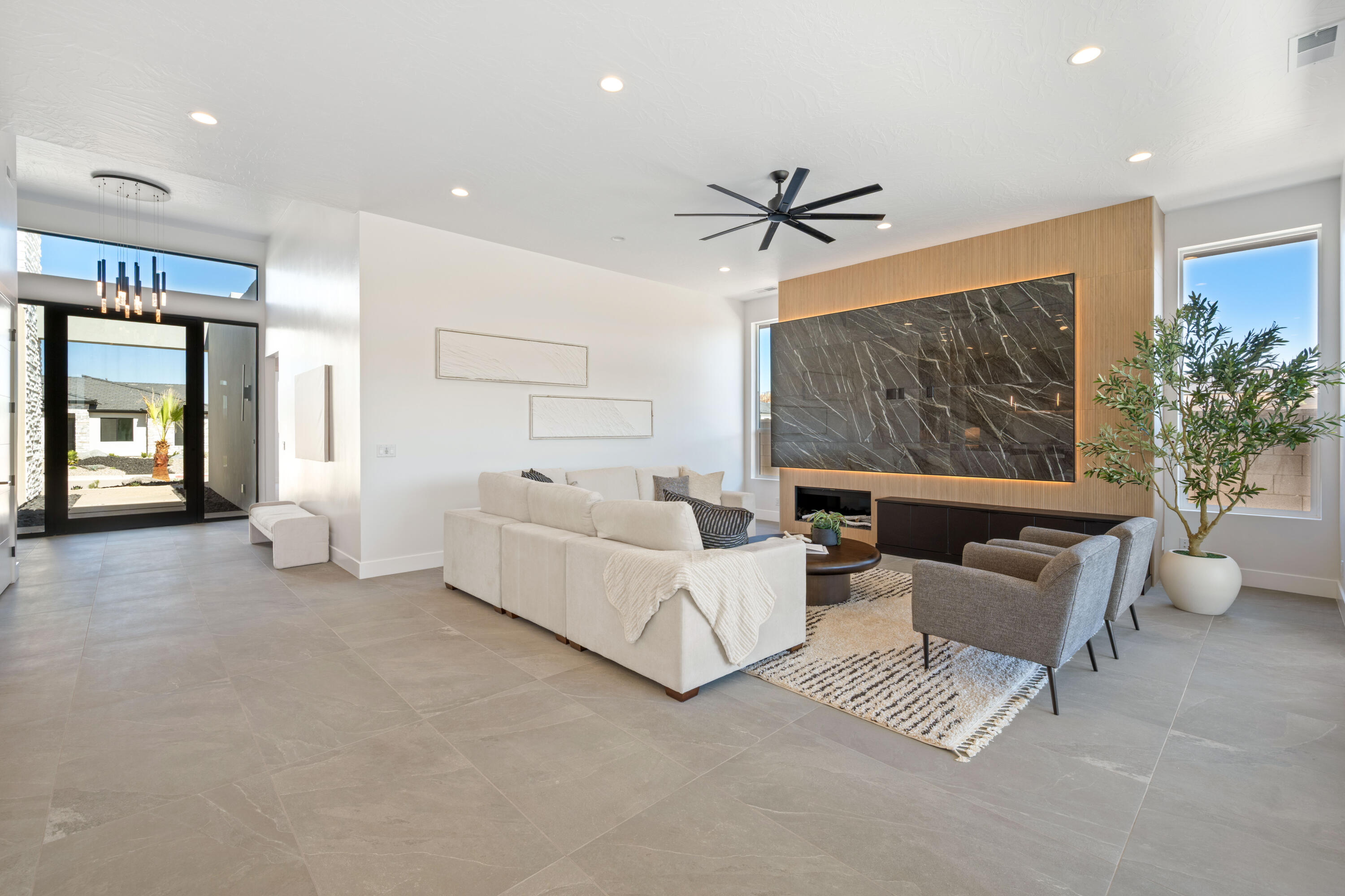 SCENIC POINTE - Residential