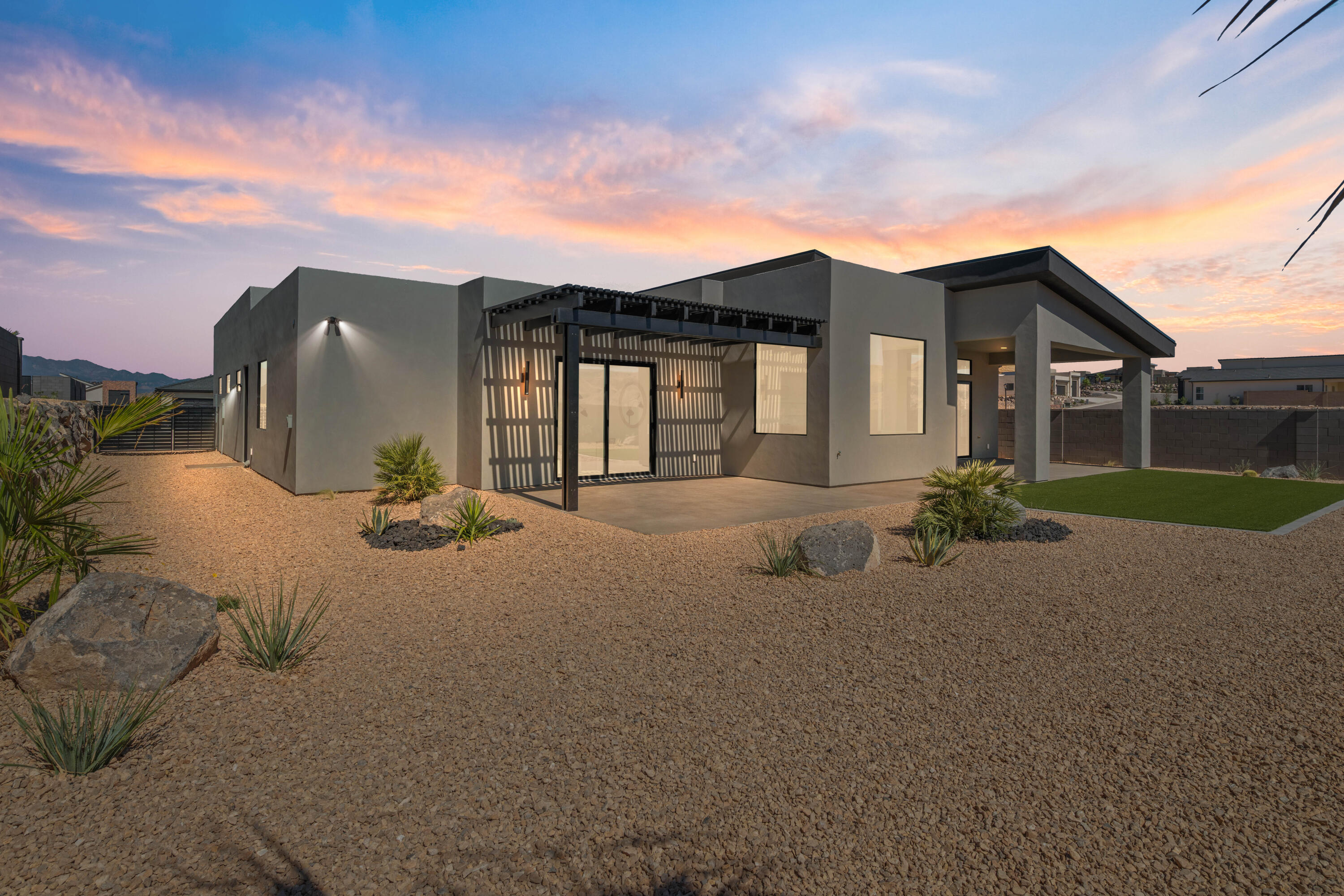 SCENIC POINTE - Residential