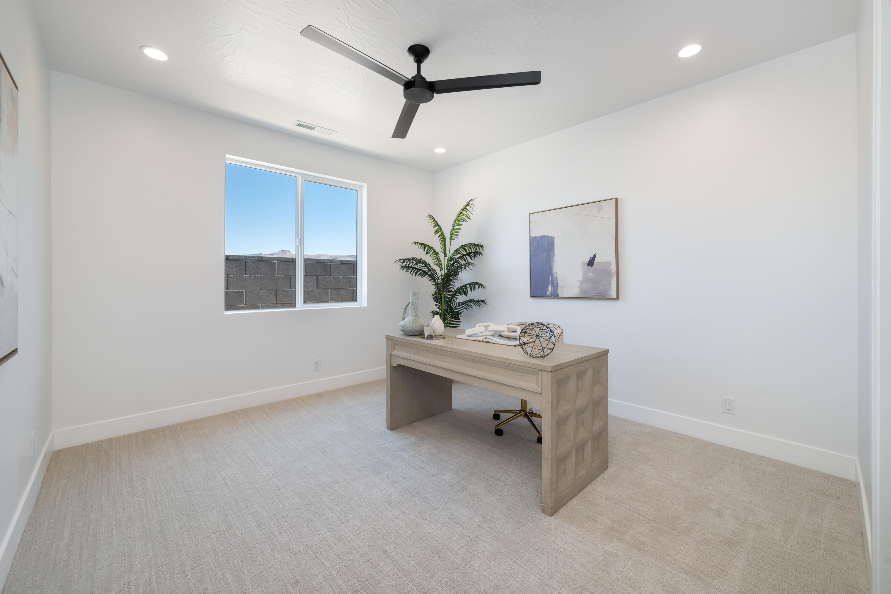 SCENIC POINTE - Residential