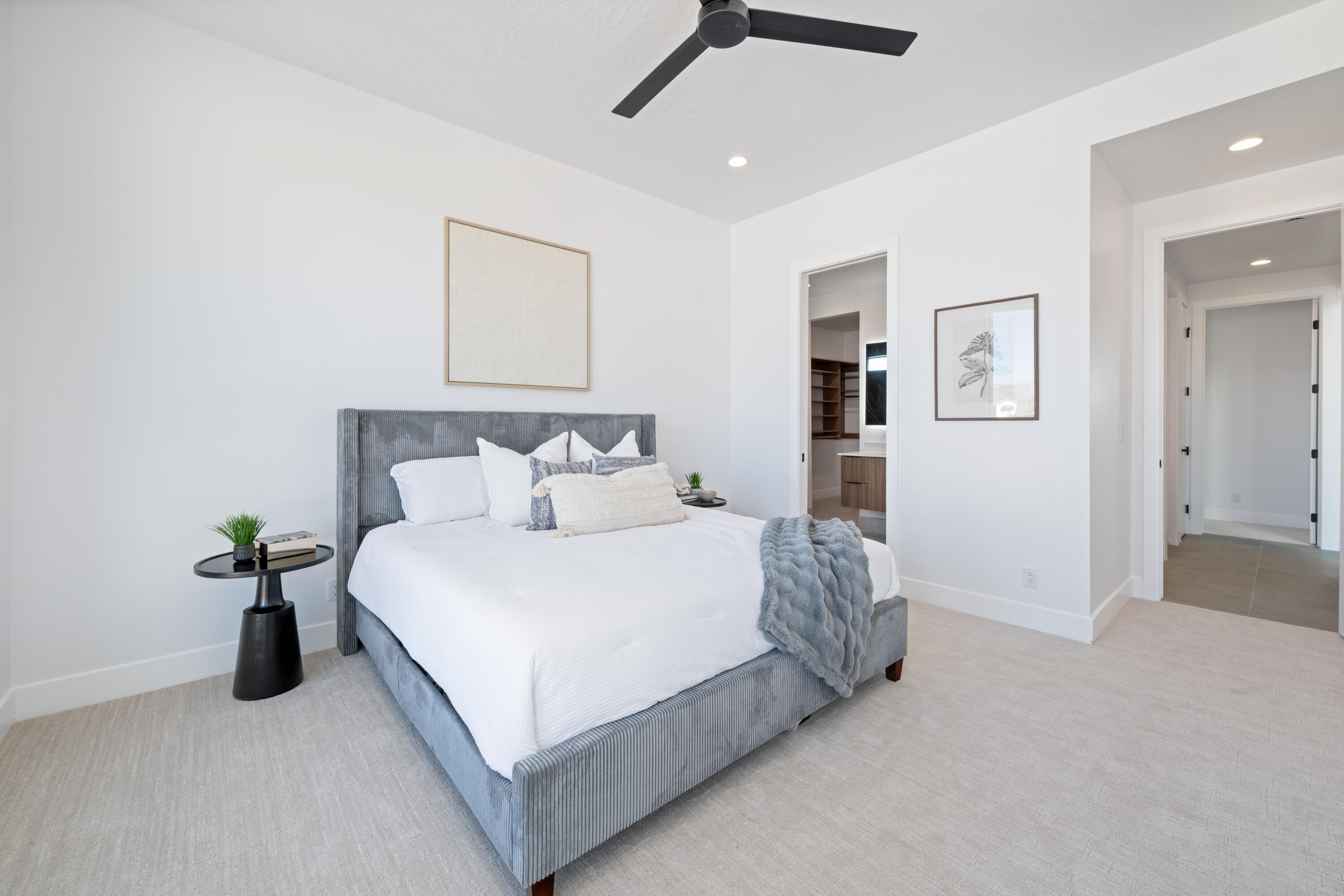 SCENIC POINTE - Residential