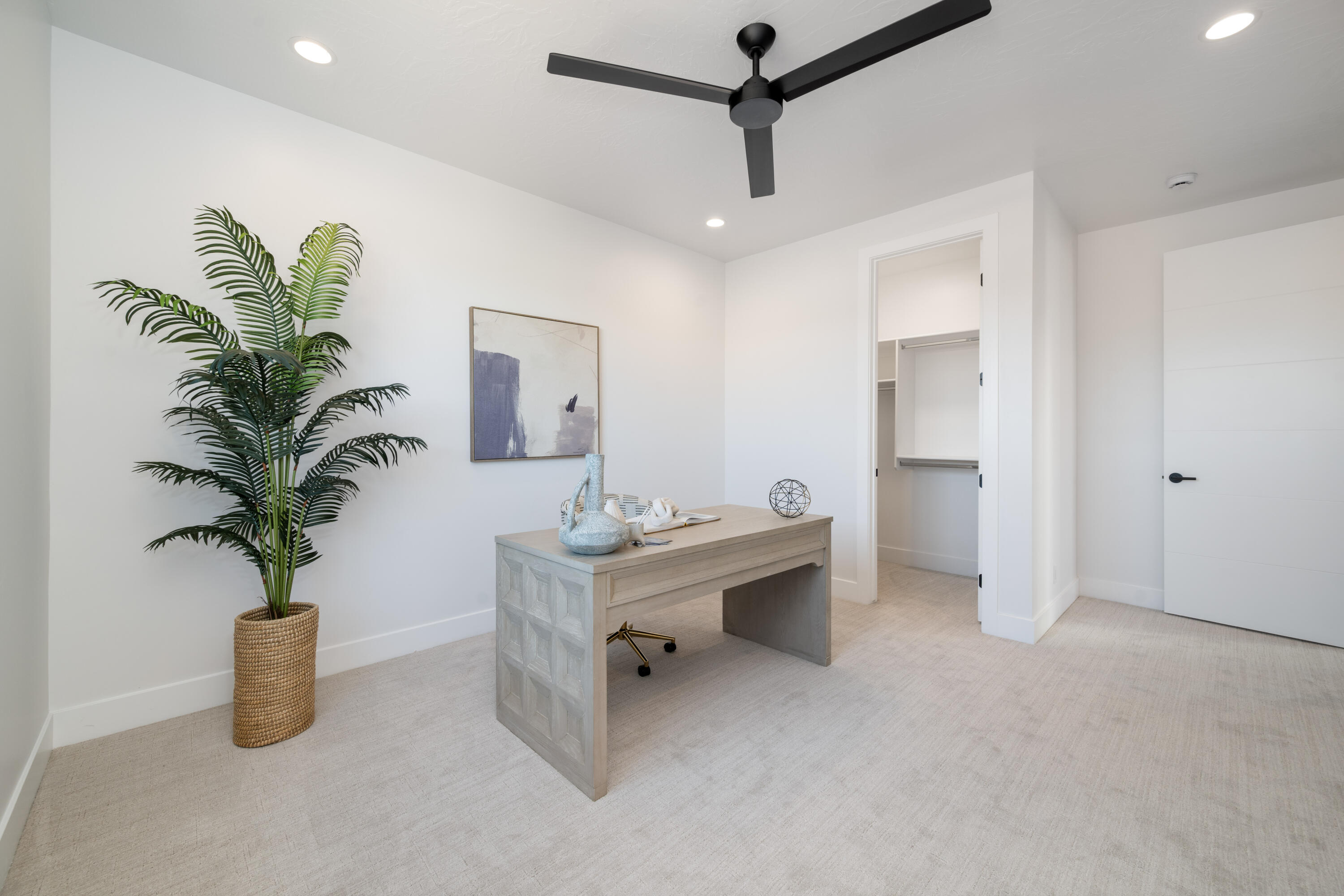 SCENIC POINTE - Residential