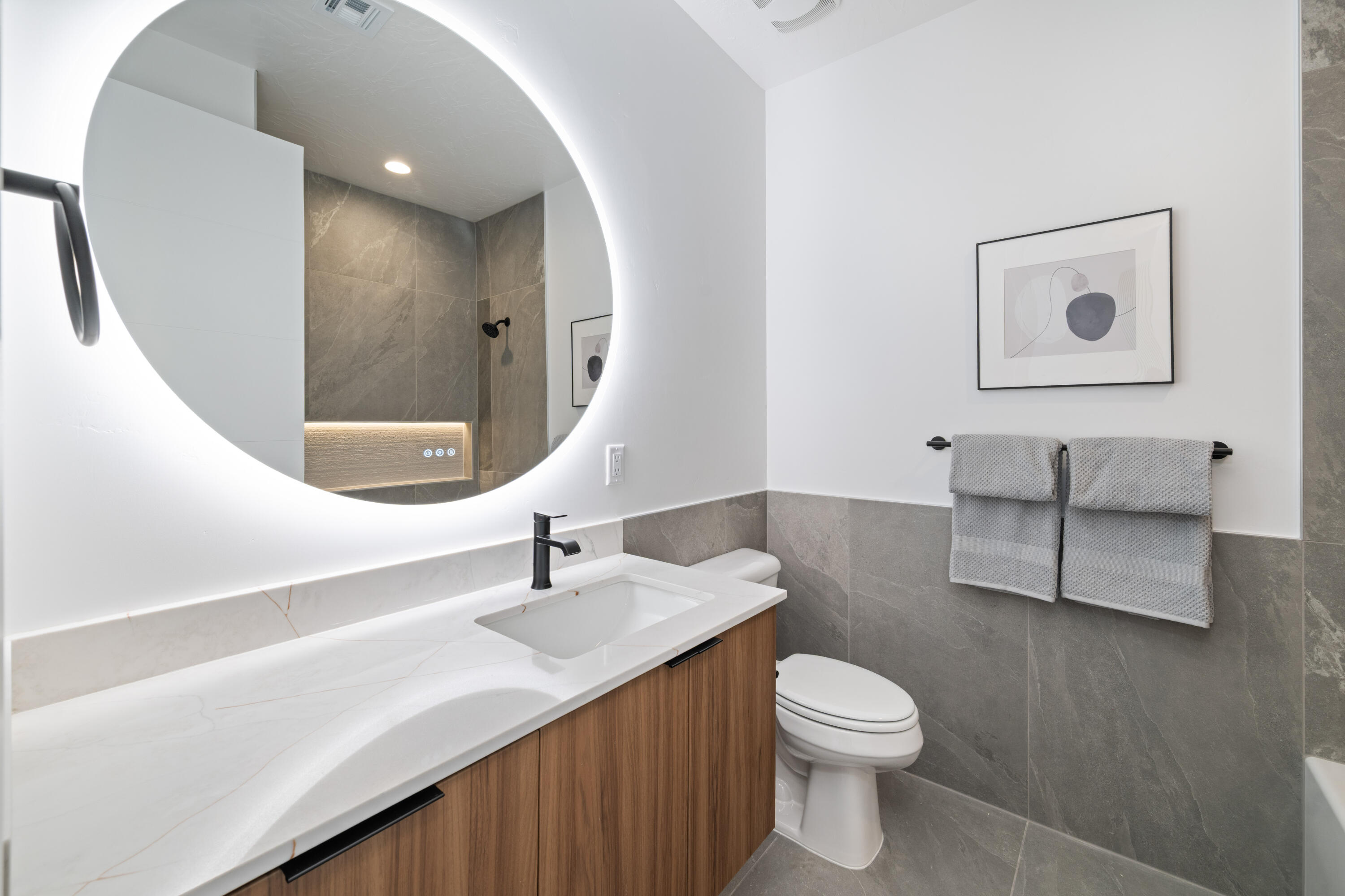 SCENIC POINTE - Residential