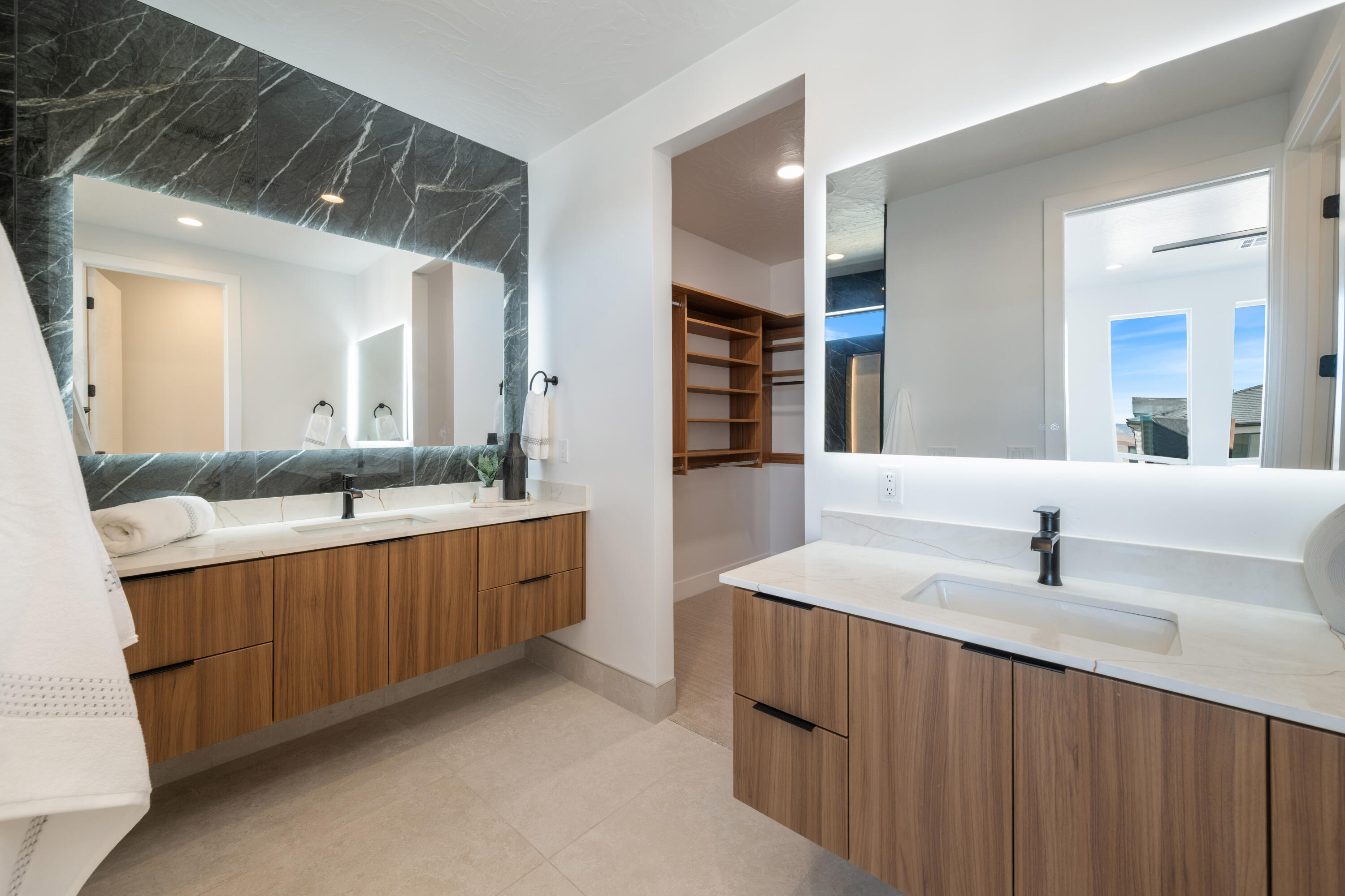 SCENIC POINTE - Residential