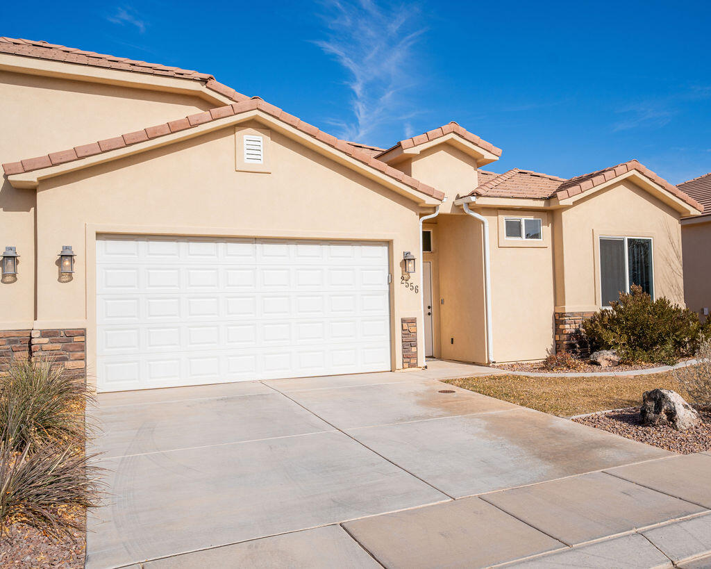 SKY RIDGE TOWNHOMES - Residential