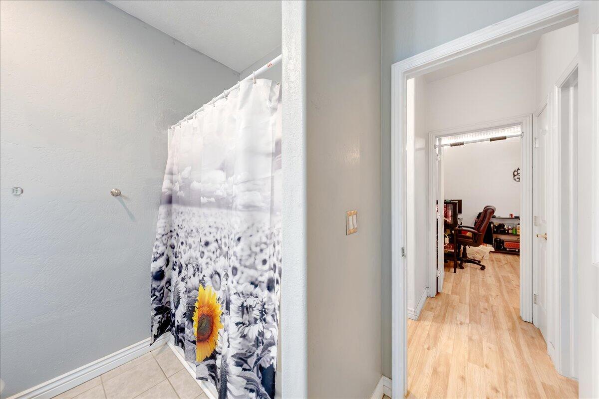 ROYAL OAKS - Residential