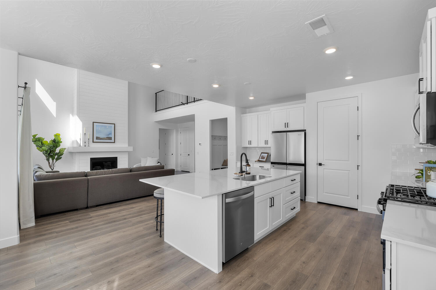 STANDING ROCK WEST AT LONG VALLEY - Residential