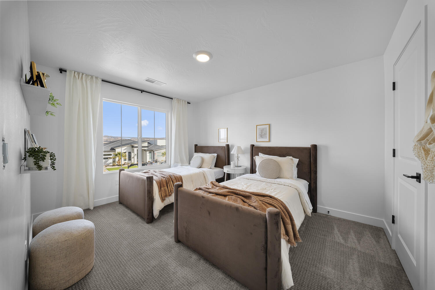 STANDING ROCK WEST AT LONG VALLEY - Residential