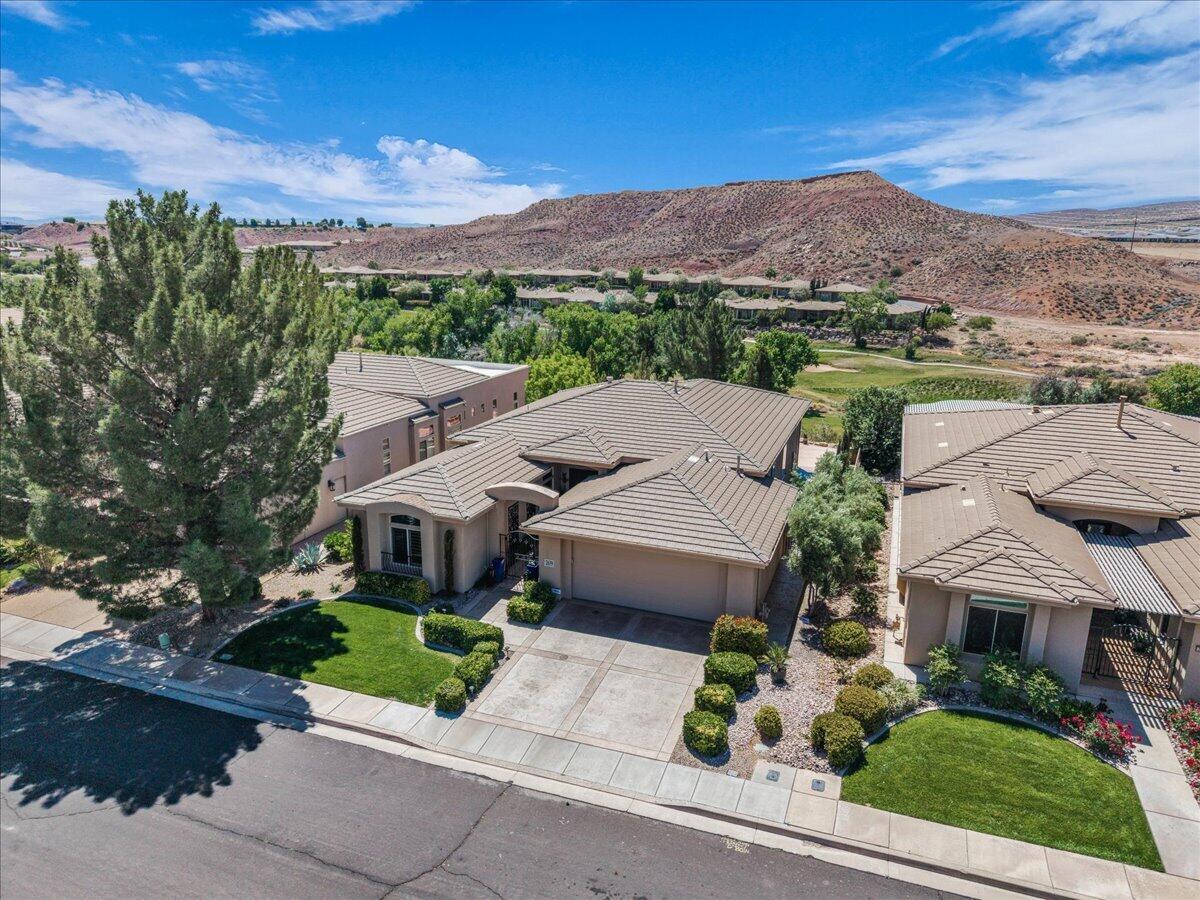 SANTA MARIA AT SUNBROOK - Residential