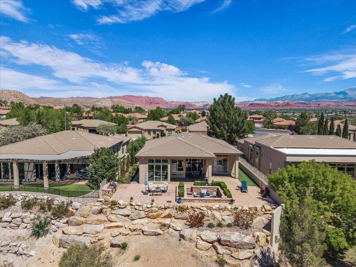 SANTA MARIA AT SUNBROOK - Residential