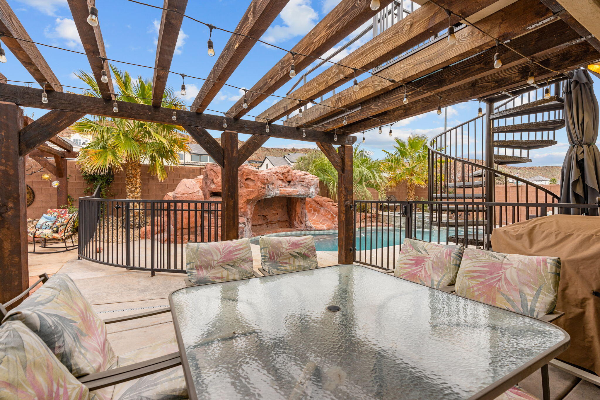 SUN VALLEY ESTATES - Residential