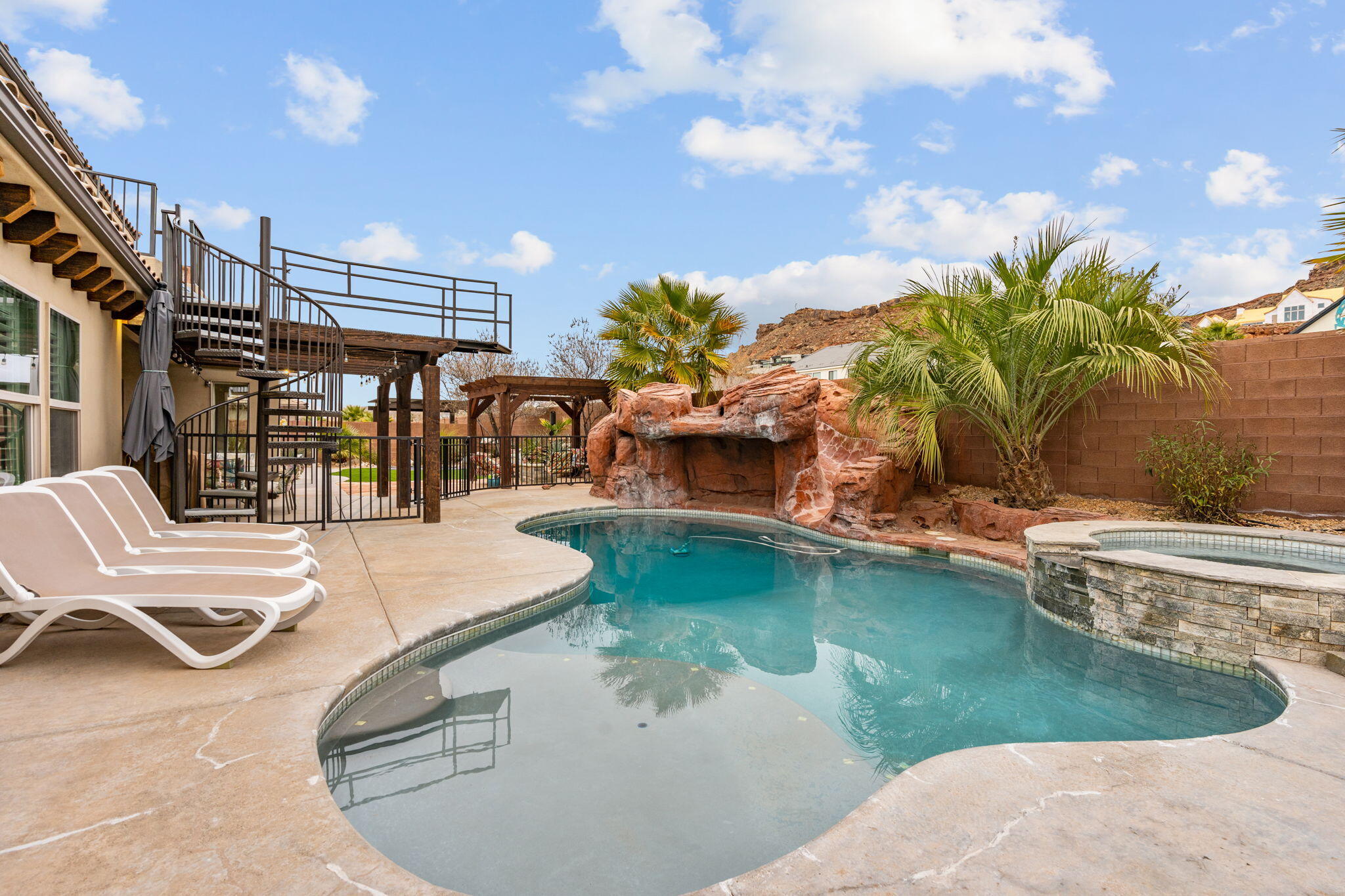 SUN VALLEY ESTATES - Residential