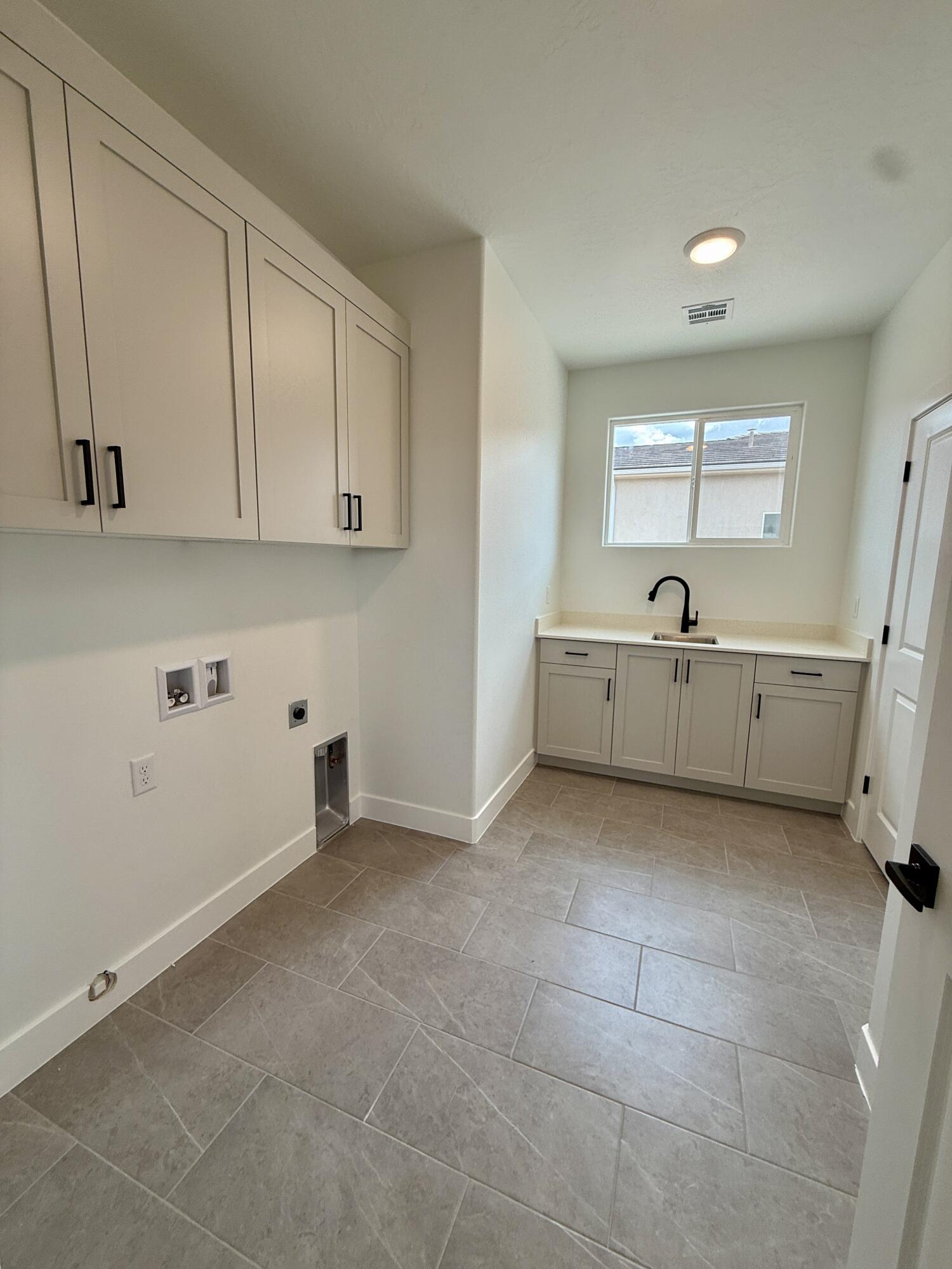 DESERT RESERVE - Residential